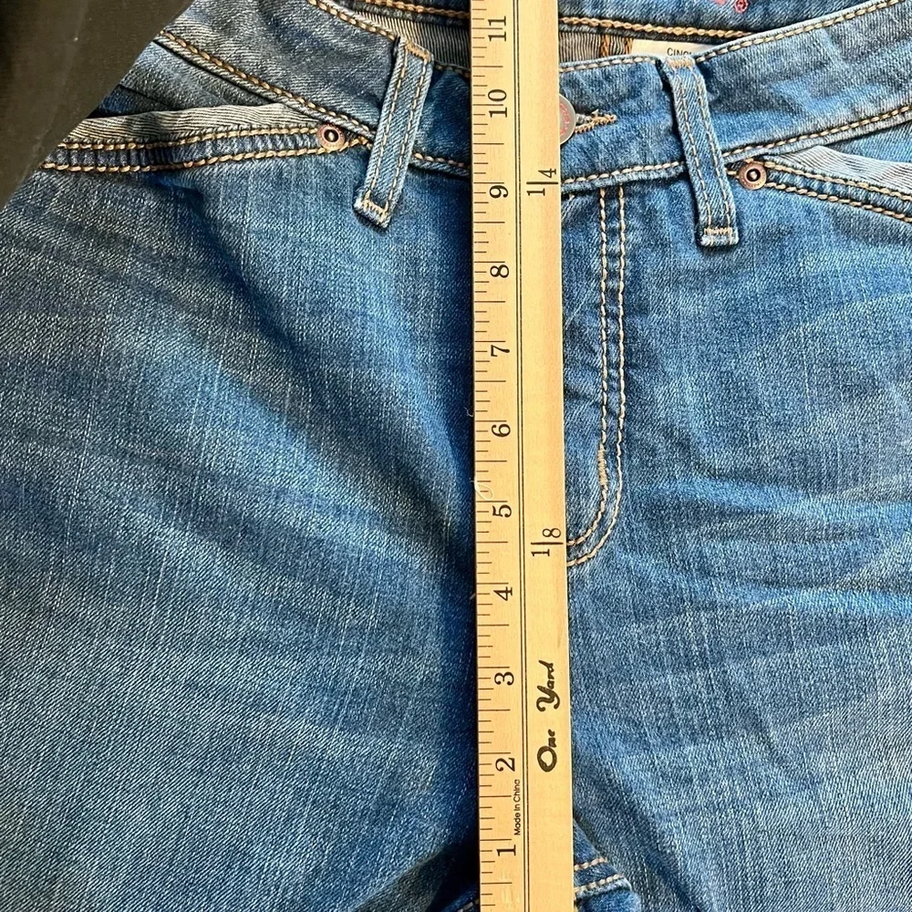 Women’s Cinch Jeans Lynden size 32/13R_10